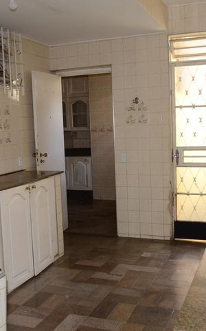 Casa à venda com 193m², 5 quartos e 4 vagasÁrea de Serviço