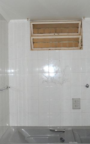 Casa à venda com 193m², 5 quartos e 4 vagasBanheiro Corredor