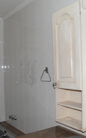 Casa à venda com 193m², 5 quartos e 4 vagasBanheiro Corredor