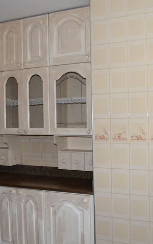Casa à venda com 193m², 5 quartos e 4 vagasCozinha - Armários