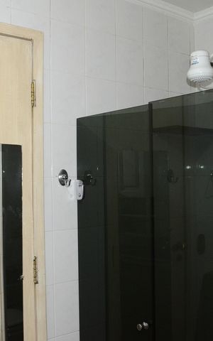 Casa à venda com 193m², 5 quartos e 4 vagasBanheiro Corredor