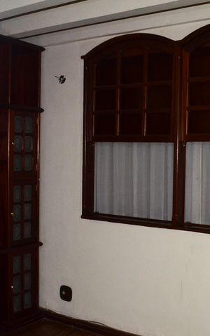 Casa à venda com 193m², 5 quartos e 4 vagasQuarto 1 - Armários