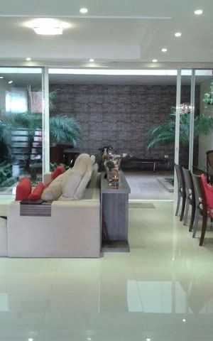 Casa à venda com 298m², 4 quartos e 3 vagas
