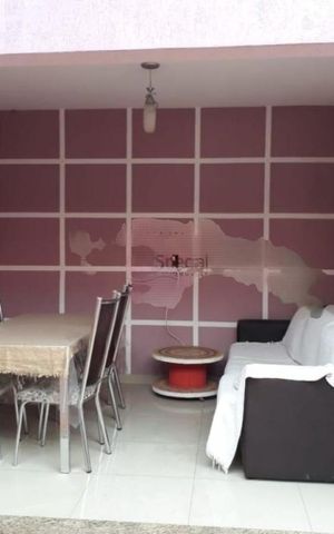Casa à venda com 200m², 2 quartos e 3 vagas