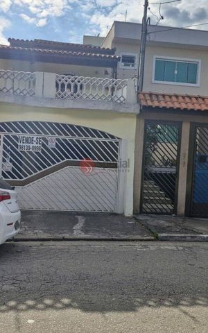 Casa à venda com 240m², 3 quartos e 2 vagas