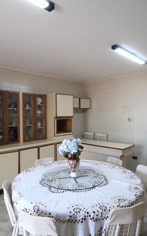 Casa para alugar com 564m², 5 quartos e 4 vagasCozinha
