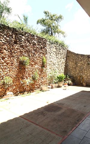 Casa para alugar com 564m², 5 quartos e 4 vagasQuintal