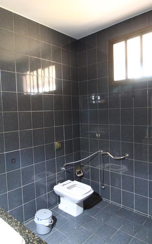 Casa para alugar com 564m², 5 quartos e 4 vagasBanheiro Social