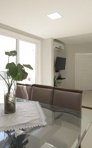 Casa à venda com 261m², 3 quartos e 3 vagasSala