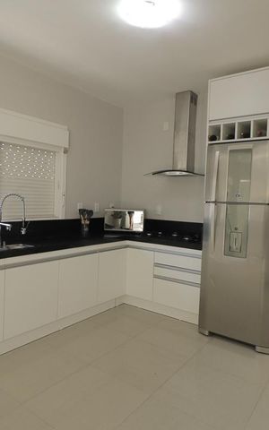 Casa à venda com 261m², 3 quartos e 3 vagasCozinha