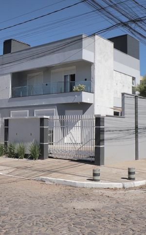 Casa à venda com 261m², 3 quartos e 3 vagasFachada