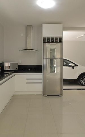 Casa à venda com 261m², 3 quartos e 3 vagasCozinha