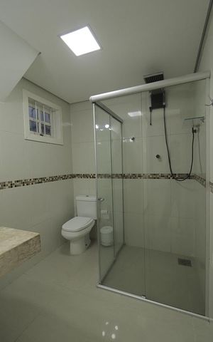 Casa à venda com 261m², 3 quartos e 3 vagasBanheiro