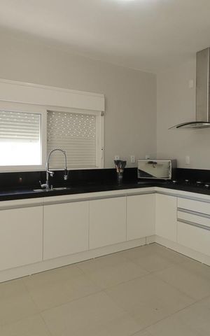 Casa à venda com 261m², 3 quartos e 3 vagasCozinha