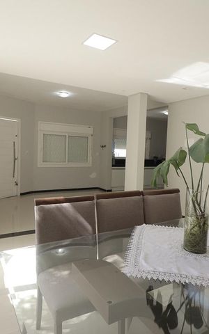 Casa à venda com 261m², 3 quartos e 3 vagasSala