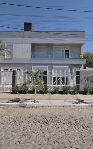 Casa à venda com 261m², 3 quartos e 3 vagasFachada