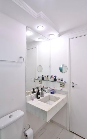 Apartamento à venda com 92m², 3 quartos e 2 vagas Apartamento à venda com 92m², 3 quartos e 2 vagasBanheiro da Suíte