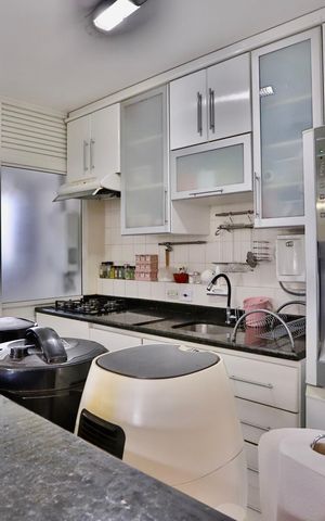 Apartamento à venda com 92m², 3 quartos e 2 vagas Apartamento à venda com 92m², 3 quartos e 2 vagasCozinha