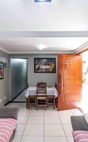 Casa para alugar com 130m², 2 quartos e 2 vagas Casa para alugar com 130m², 2 quartos e 2 vagasSala