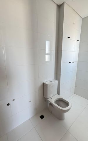 Apartamento à venda com 64m², 2 quartos e 2 vagas Apartamento à venda com 64m², 2 quartos e 2 vagasBanheiro da Suíte