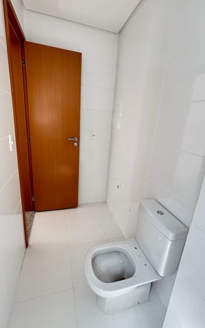 Apartamento à venda com 64m², 2 quartos e 2 vagas Apartamento à venda com 64m², 2 quartos e 2 vagasBanheiro da Suíte