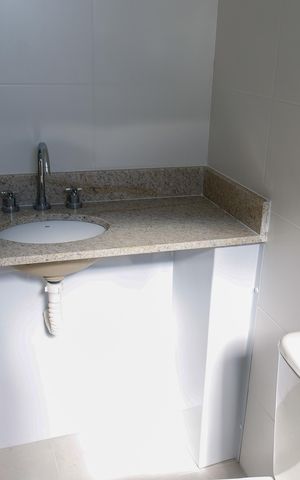 Apartamento à venda com 64m², 2 quartos e 2 vagas Apartamento à venda com 64m², 2 quartos e 2 vagasBanheiro da Suíte 1