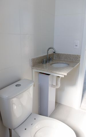 Apartamento à venda com 64m², 2 quartos e 2 vagas Apartamento à venda com 64m², 2 quartos e 2 vagasBanheiro da Suíte 2