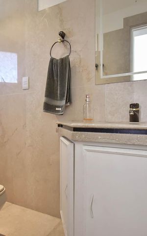 Apartamento à venda com 366m², 3 quartos e 4 vagas Apartamento à venda com 366m², 3 quartos e 4 vagasBanheiro Suíte 1