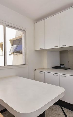 Apartamento à venda com 366m², 3 quartos e 4 vagas Apartamento à venda com 366m², 3 quartos e 4 vagasCozinha