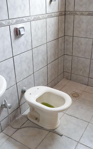 Casa à venda com 250m², 3 quartos e 2 vagasBanheiro do Quarto 1