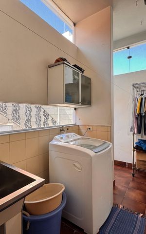 Casa à venda com 230m², 4 quartos e 3 vagasLavanderia