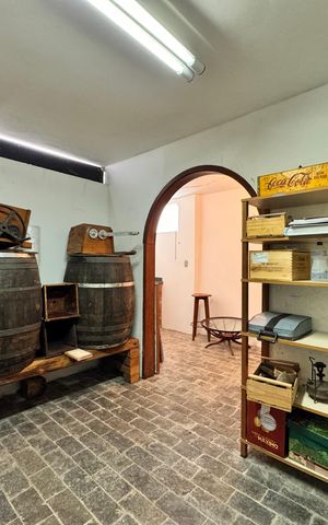 Casa à venda com 230m², 4 quartos e 3 vagasAdega