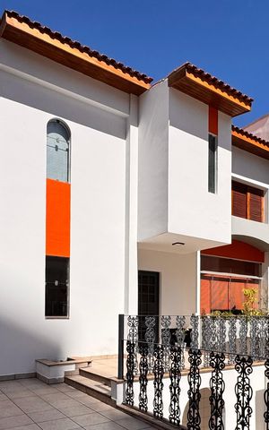 Casa à venda com 230m², 4 quartos e 3 vagasFachada interna