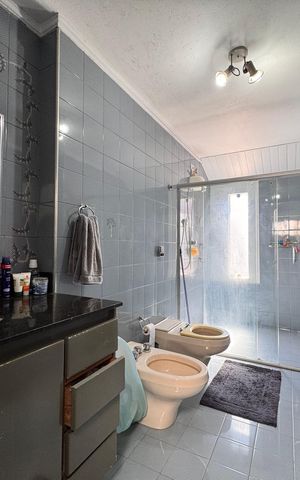 Casa à venda com 230m², 4 quartos e 3 vagasBanheiro