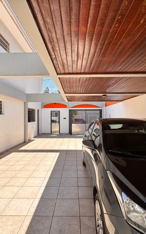 Casa à venda com 230m², 4 quartos e 3 vagasGaragem