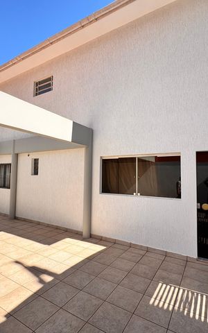 Casa à venda com 230m², 4 quartos e 3 vagasSegundo sobrado no terreno