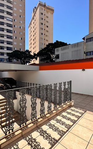Casa à venda com 230m², 4 quartos e 3 vagasVaranda