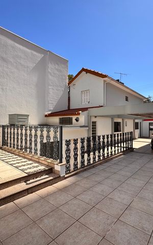 Casa à venda com 230m², 4 quartos e 3 vagasVaranda