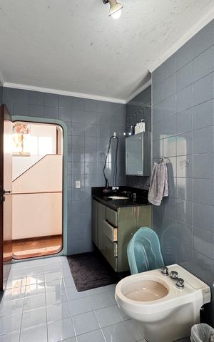 Casa à venda com 230m², 4 quartos e 3 vagasBanheiro