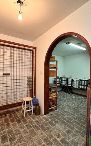 Casa à venda com 230m², 4 quartos e 3 vagasAdega