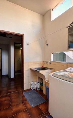 Casa à venda com 230m², 4 quartos e 3 vagasLavanderia