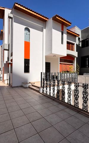 Casa à venda com 230m², 4 quartos e 3 vagasVaranda