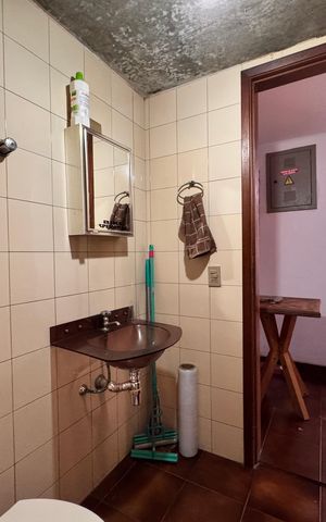 Casa à venda com 230m², 4 quartos e 3 vagasBanheiro de serviço