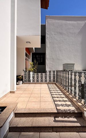 Casa à venda com 230m², 4 quartos e 3 vagasVaranda