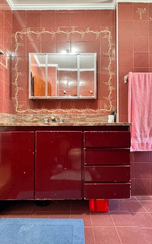 Casa à venda com 230m², 4 quartos e 3 vagasBanheiro da suíte