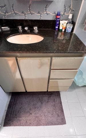 Casa à venda com 230m², 4 quartos e 3 vagasBanheiro