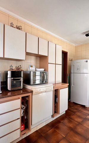 Casa à venda com 230m², 4 quartos e 3 vagasCozinha