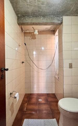 Casa à venda com 230m², 4 quartos e 3 vagasBanheiro de serviço