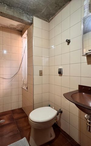 Casa à venda com 230m², 4 quartos e 3 vagasBanheiro de serviço