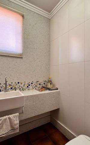 Casa à venda com 230m², 4 quartos e 3 vagasLavabo